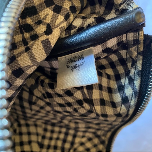 MCM Visetos Signature Logo Small Clutch Pouch Wristlet Purse Black & White - Picture 11 of 15